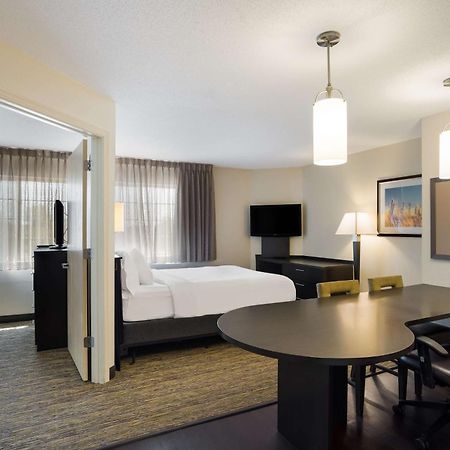 Sonesta Simply Suites Hampton Extérieur photo