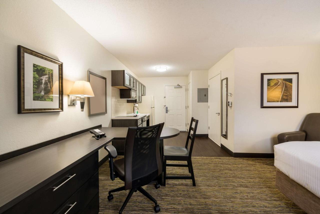 Sonesta Simply Suites Hampton Extérieur photo