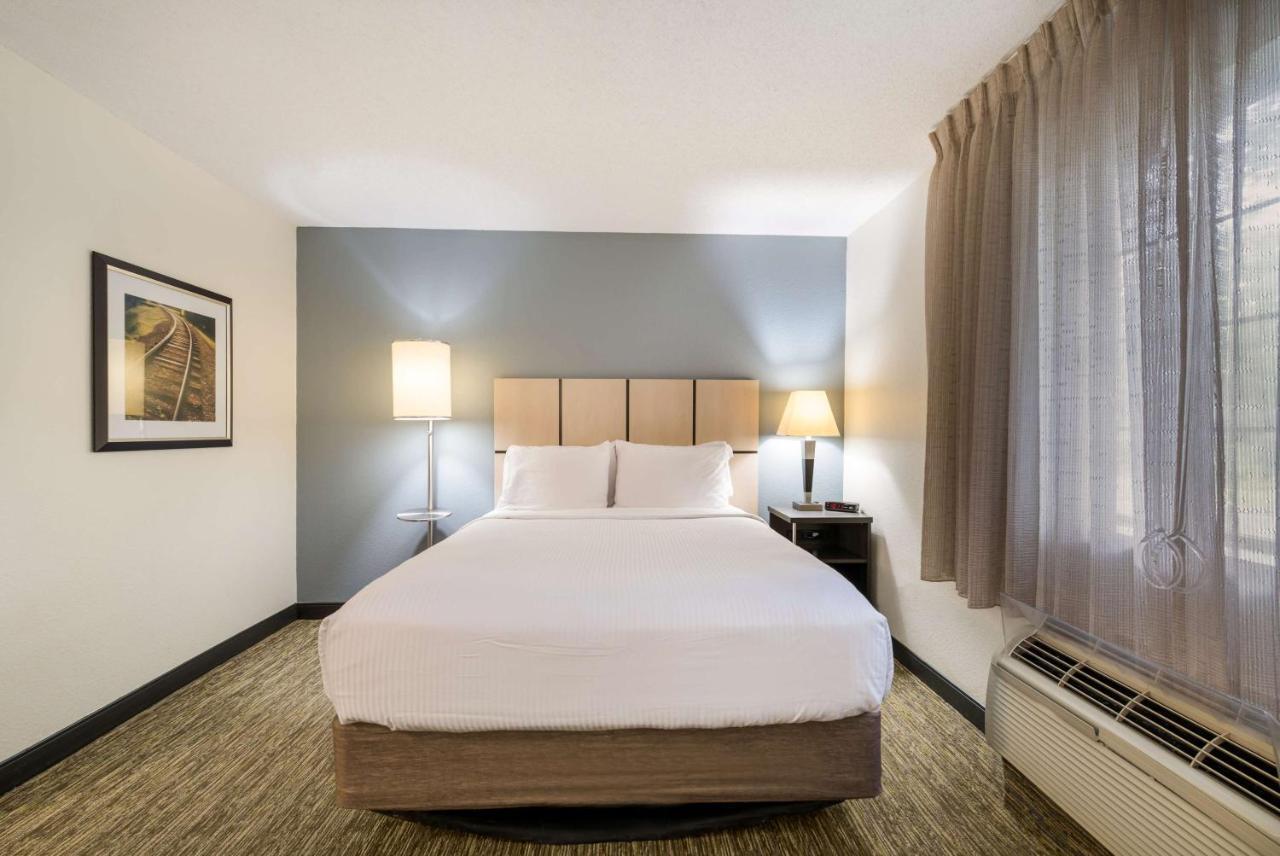 Sonesta Simply Suites Hampton Extérieur photo