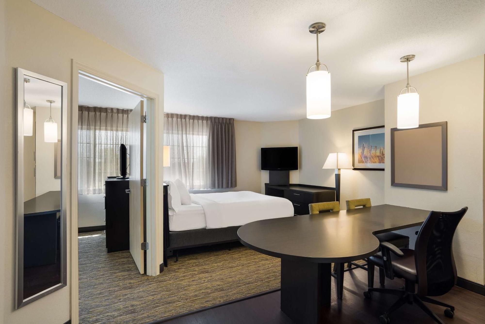 Sonesta Simply Suites Hampton Extérieur photo